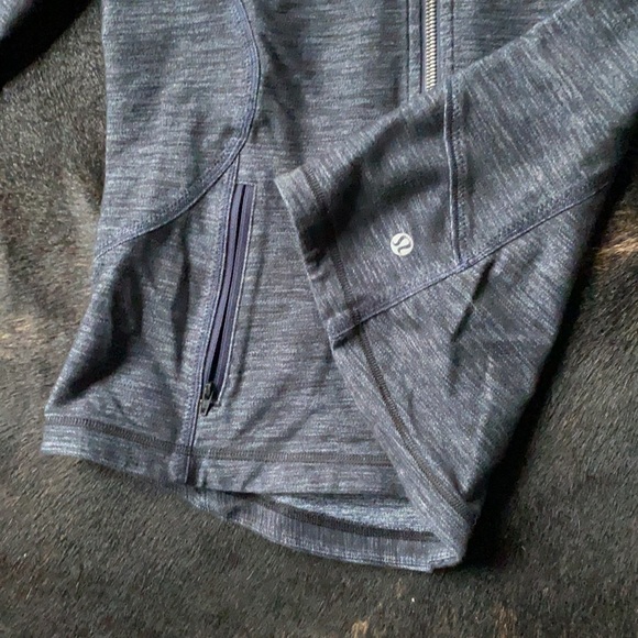 Lululemon On The Move Jacket - Picture 3 of 6